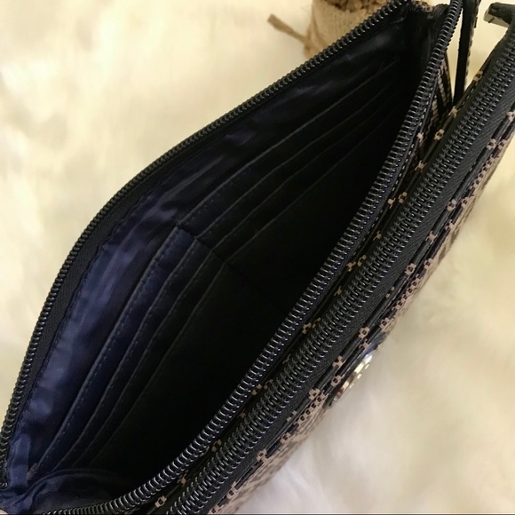 TOMMY HILFIGER Handbag purse. - Picture 6 of 8